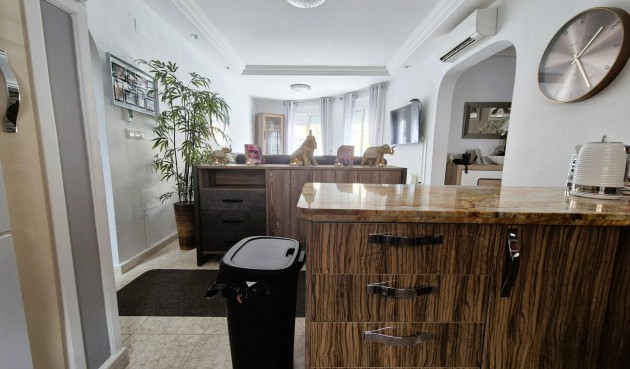 Brukt - Villa -
Villamartin - Costa Blanca