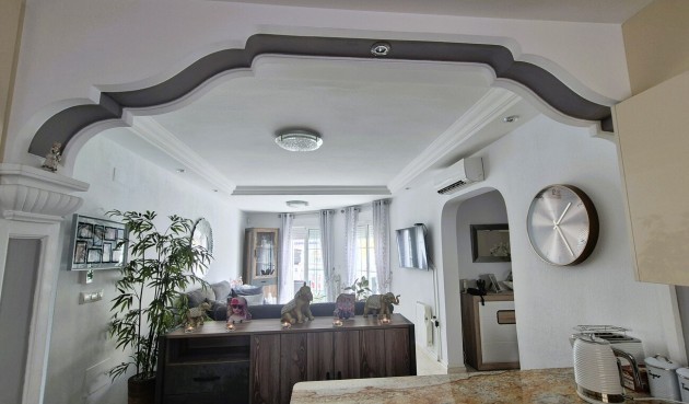 Brukt - Villa -
Villamartin - Costa Blanca