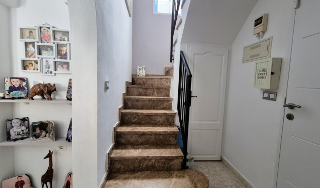 Brukt - Villa -
Villamartin - Costa Blanca