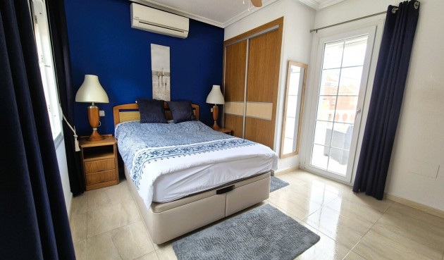 Brukt - Villa -
Villamartin - Costa Blanca