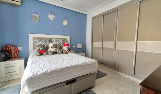 Brukt - Villa -
Villamartin - Costa Blanca