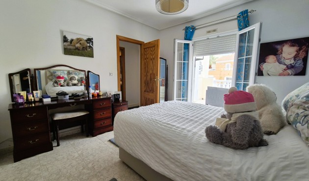 Brukt - Villa -
Villamartin - Costa Blanca