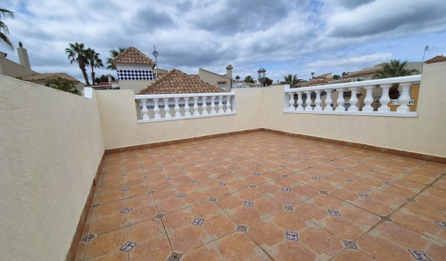 Brukt - Villa -
Villamartin - Costa Blanca