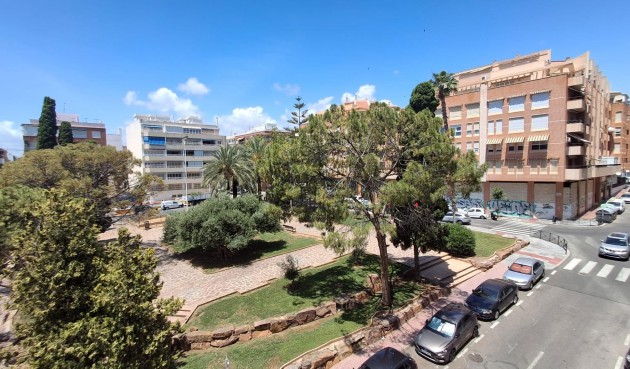 Brukt - Apartment -
Torrevieja - Centro