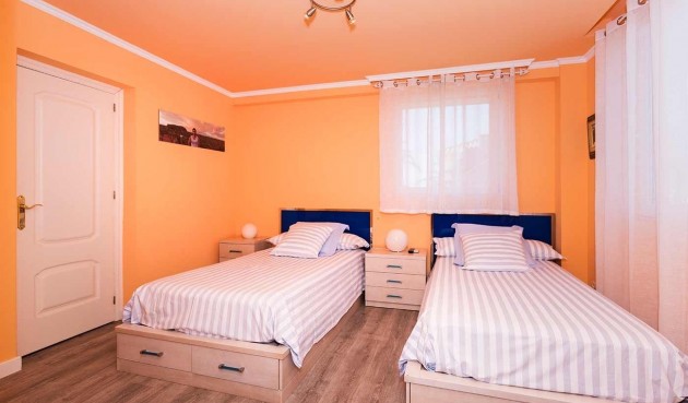 Brukt - Villa -
Orihuela Costa - Costa Blanca