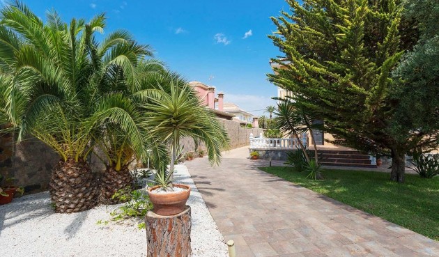 Brukt - Villa -
Orihuela Costa - Costa Blanca