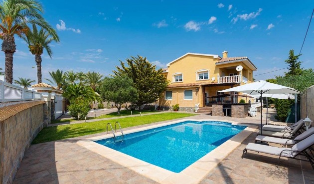 Brukt - Villa -
Orihuela Costa - Costa Blanca