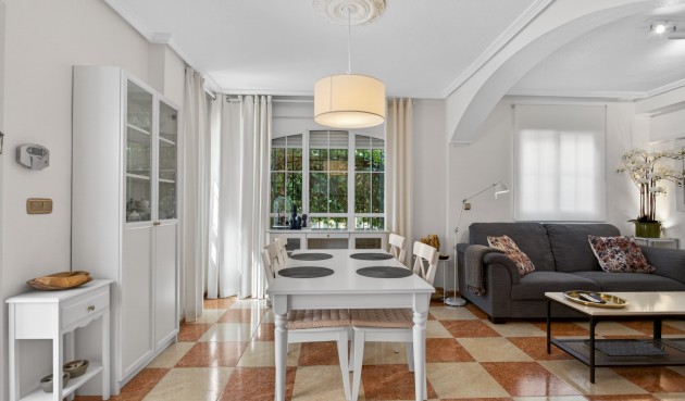 Brukt - Villa -
Orihuela Costa - Costa Blanca