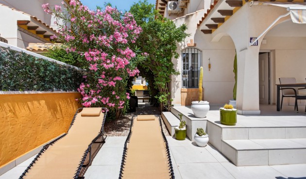 Brukt - Villa -
Orihuela Costa - Costa Blanca