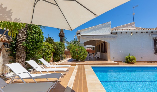 Brukt - Villa -
Orihuela Costa - Costa Blanca