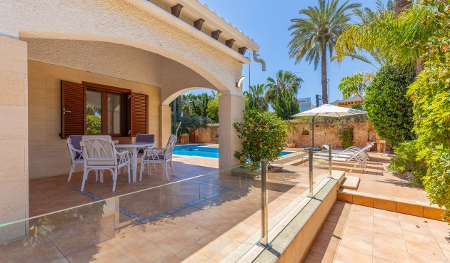 Brukt - Villa -
Orihuela Costa - Costa Blanca