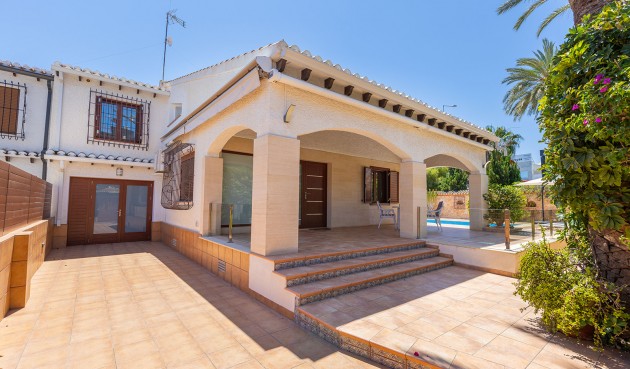 Brukt - Villa -
Orihuela Costa - Costa Blanca