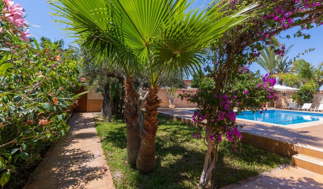Brukt - Villa -
Orihuela Costa - Costa Blanca