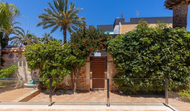 Brukt - Villa -
Orihuela Costa - Costa Blanca