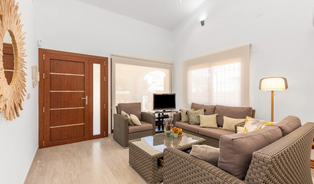 Brukt - Villa -
Orihuela Costa - Costa Blanca