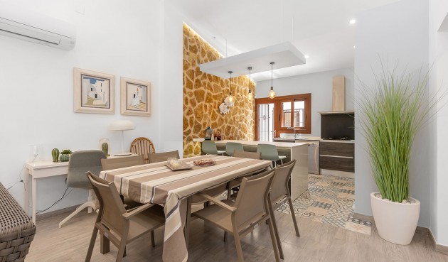 Brukt - Villa -
Orihuela Costa - Costa Blanca