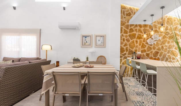 Brukt - Villa -
Orihuela Costa - Costa Blanca