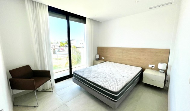 Brukt - Villa -
Benijofar - Costa Blanca