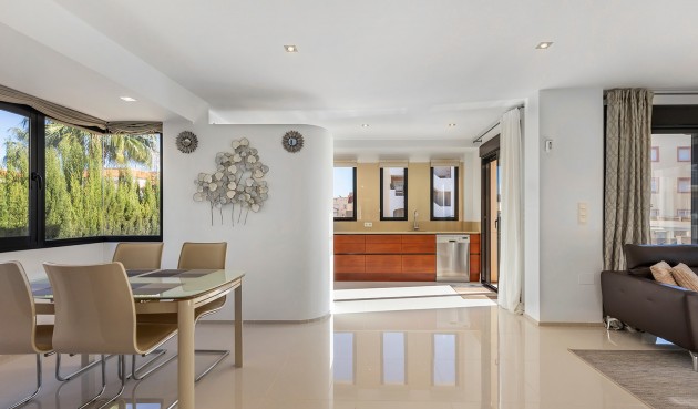 Brukt - Villa -
Orihuela Costa - Costa Blanca