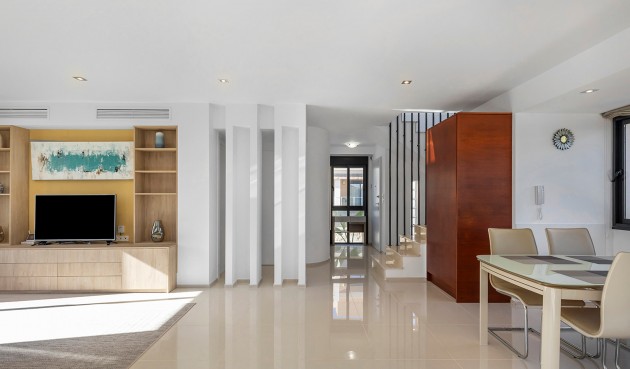 Brukt - Villa -
Orihuela Costa - Costa Blanca