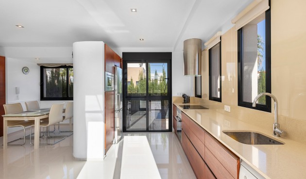 Brukt - Villa -
Orihuela Costa - Costa Blanca