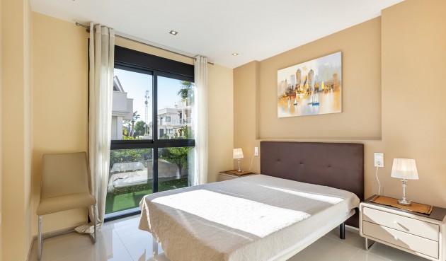 Brukt - Villa -
Orihuela Costa - Costa Blanca