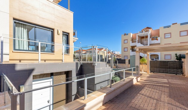 Brukt - Villa -
Orihuela Costa - Costa Blanca