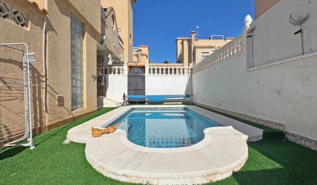 Brukt - Town House -
Orihuela Costa - Costa Blanca