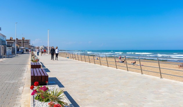 Brukt - Apartment -
Torrevieja - La Mata Pueblo
