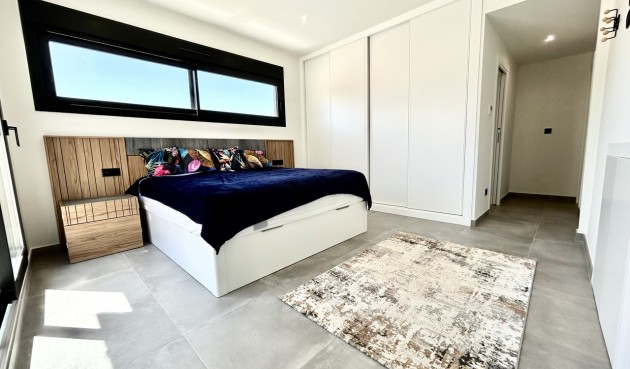 Brukt - Villa -
Villamartin - Costa Blanca