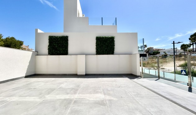 Brukt - Villa -
Villamartin - Costa Blanca