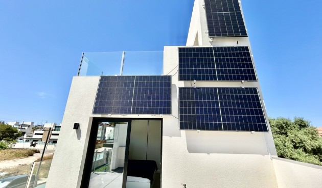 Brukt - Villa -
Villamartin - Costa Blanca