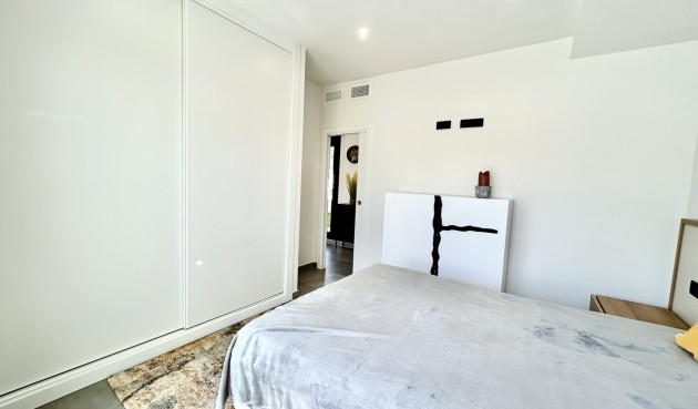 Brukt - Villa -
Villamartin - Costa Blanca