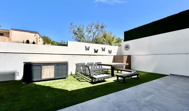 Brukt - Villa -
Villamartin - Costa Blanca