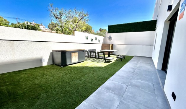 Brukt - Villa -
Villamartin - Costa Blanca