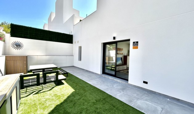 Brukt - Villa -
Villamartin - Costa Blanca