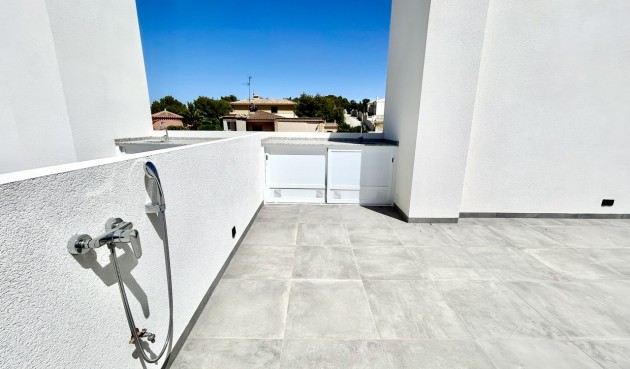 Brukt - Villa -
Villamartin - Costa Blanca