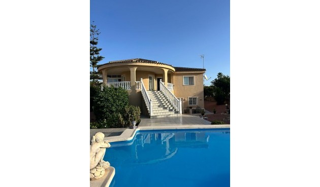 Brukt - Villa -
Torrevieja - aguas nuevas
