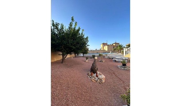 Brukt - Villa -
Torrevieja - aguas nuevas