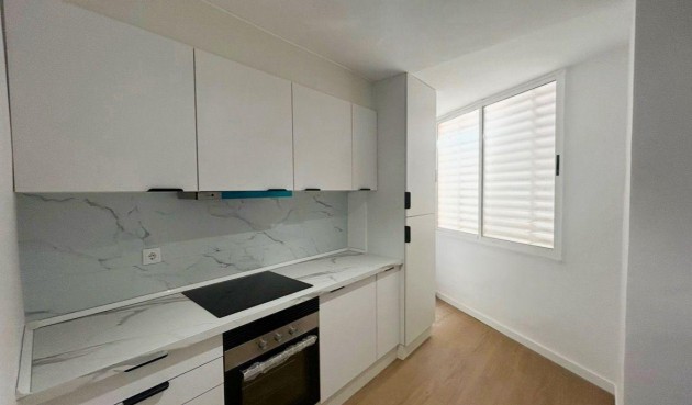 Brukt - Apartment -
Orihuela Costa - La Regia