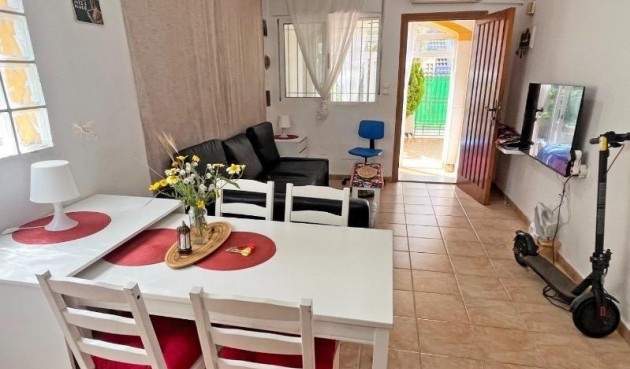Brukt - Town House -
Guardamar del Segura - El Edén - Los Estaños