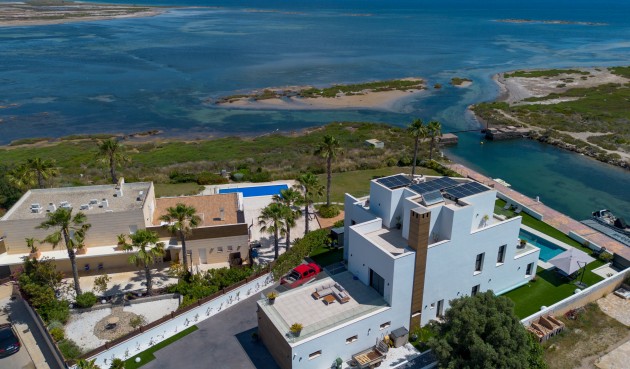 Brukt - Villa -
La Manga del Mar Menor - Costa Calida