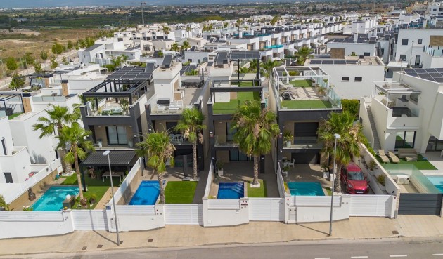 Brukt - Villa -
Benijofar - Costa Blanca