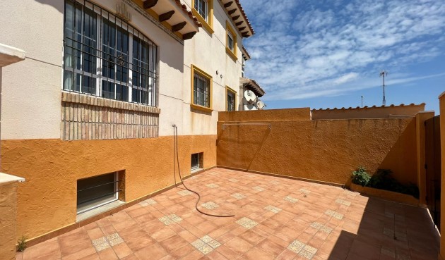 Brukt - Quad House -
Orihuela Costa - Montezenia