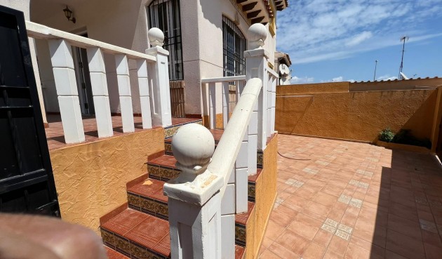 Brukt - Quad House -
Orihuela Costa - Montezenia