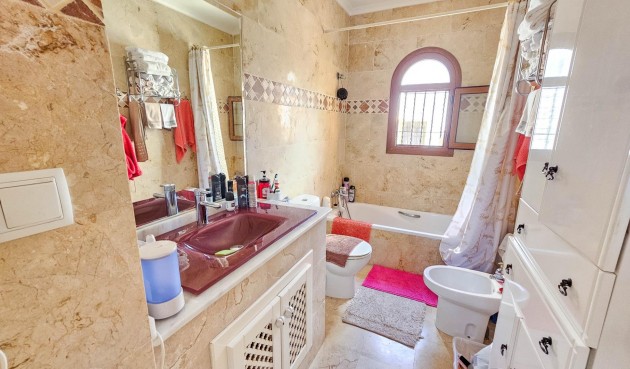Brukt - Town House -
Orihuela Costa - PAU 8