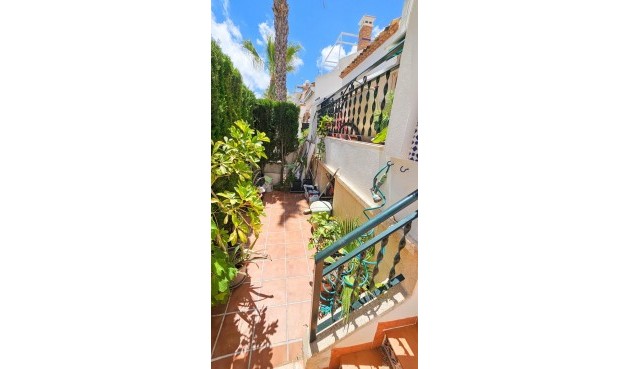 Brukt - Town House -
Orihuela Costa - PAU 8