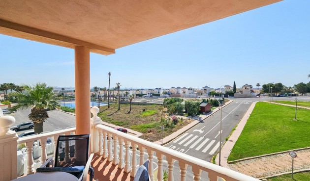 Brukt - Bungalow -
Orihuela Costa - Los Altos