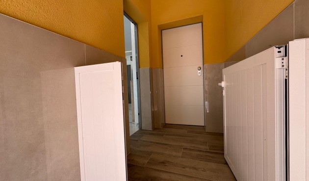 Brukt - Apartment -
Torrevieja - Estacion De Autobuses