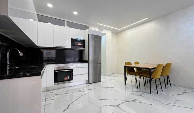 Brukt - Apartment -
Torrevieja - Estacion De Autobuses